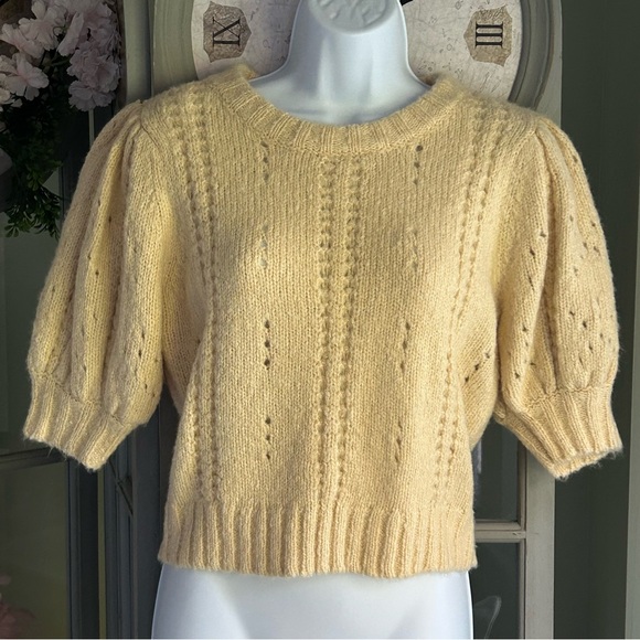 Women’s LUSH Short Sleeve Sweater Polyester/Wool Blend Creamy Ecru Size M - Picture 1 of 6